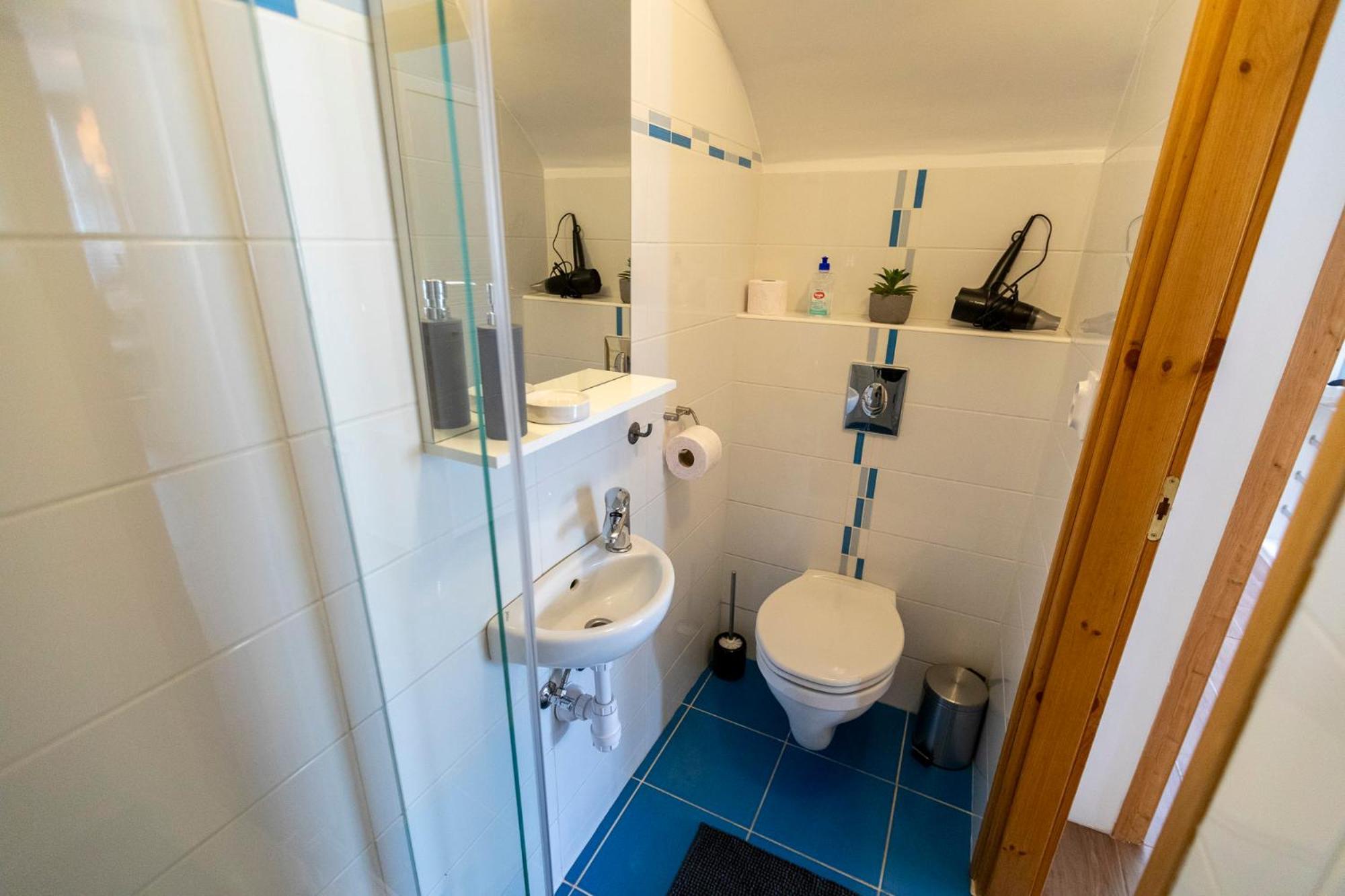 Park Apartman Sarrod Exteriör bild