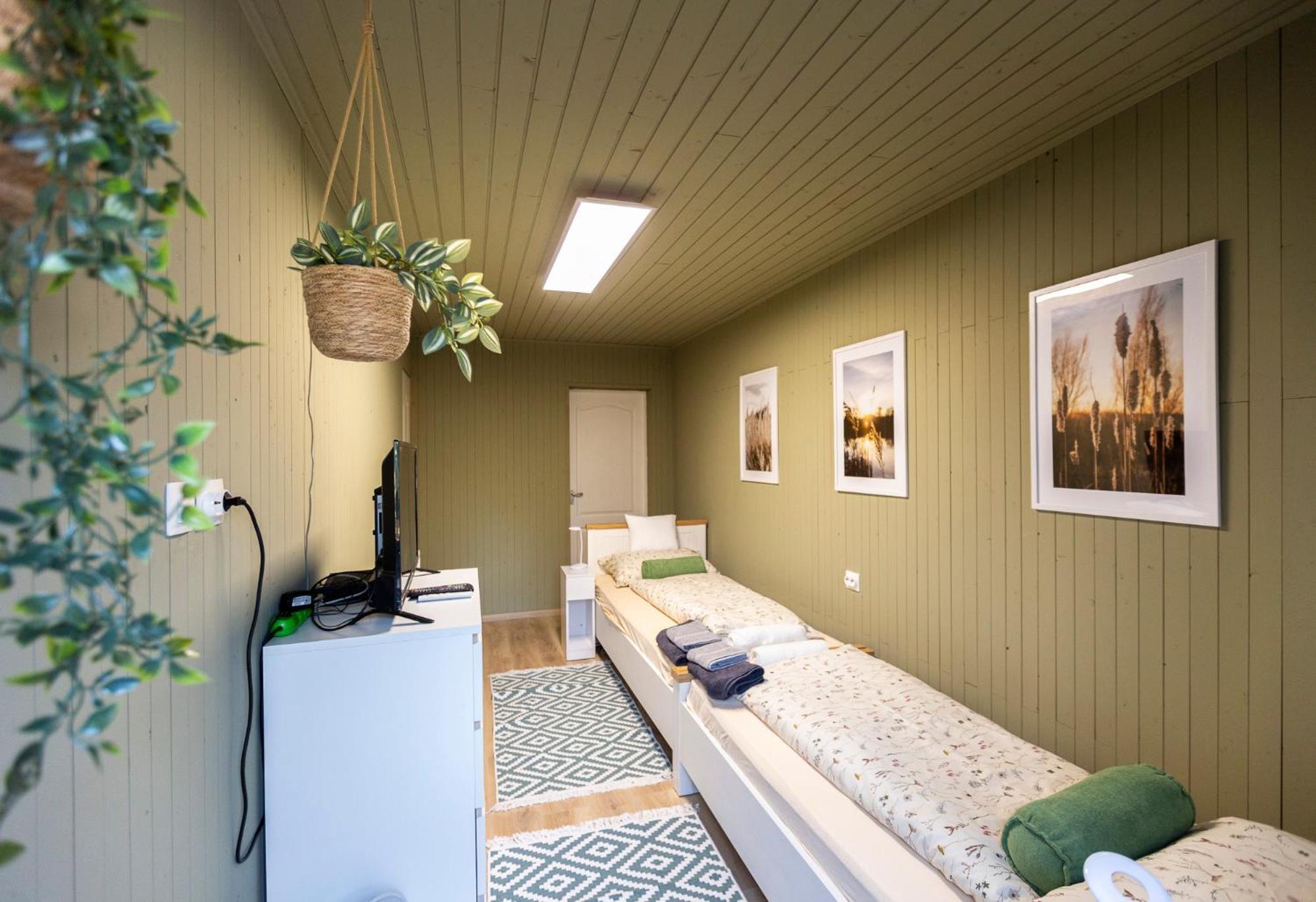 Park Apartman Sarrod Exteriör bild