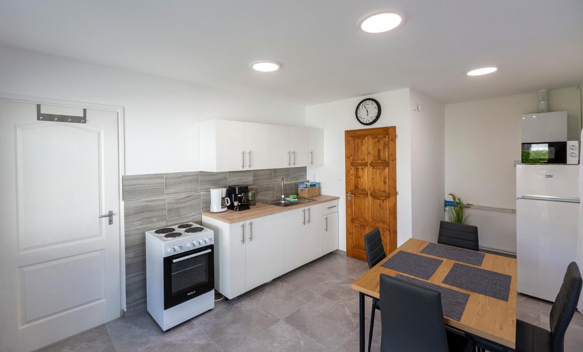 Park Apartman Sarrod Exteriör bild
